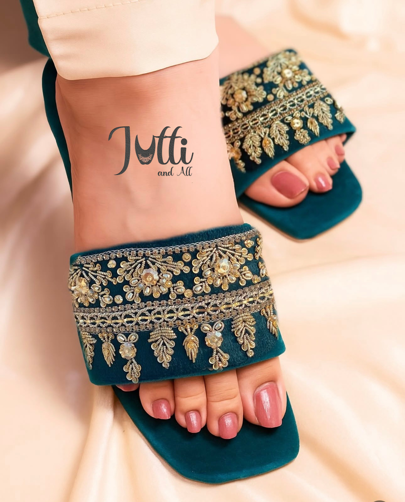 Roshni Teal Slider